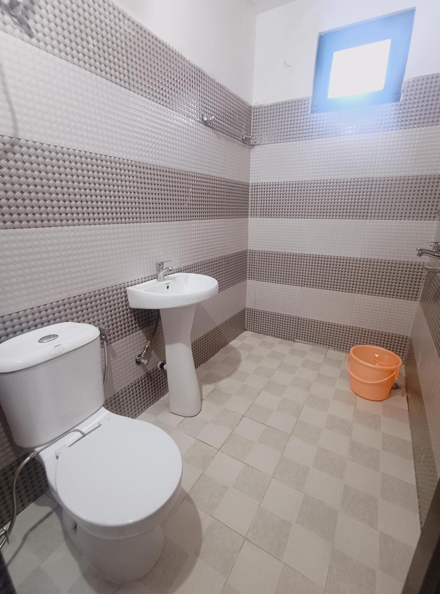 Hotel Global Inn By Quality Inn Ню Делхи Екстериор снимка